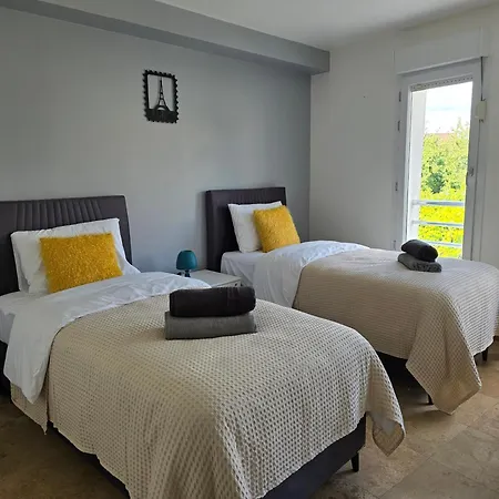 Apartment Appart'city Village Trappes