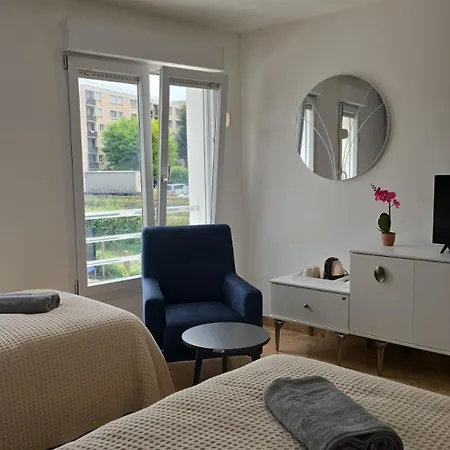 Apartment Appart'city Village *
