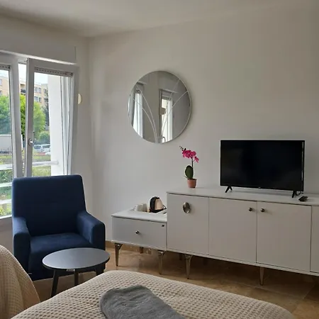 Apartment Appart'city Village *